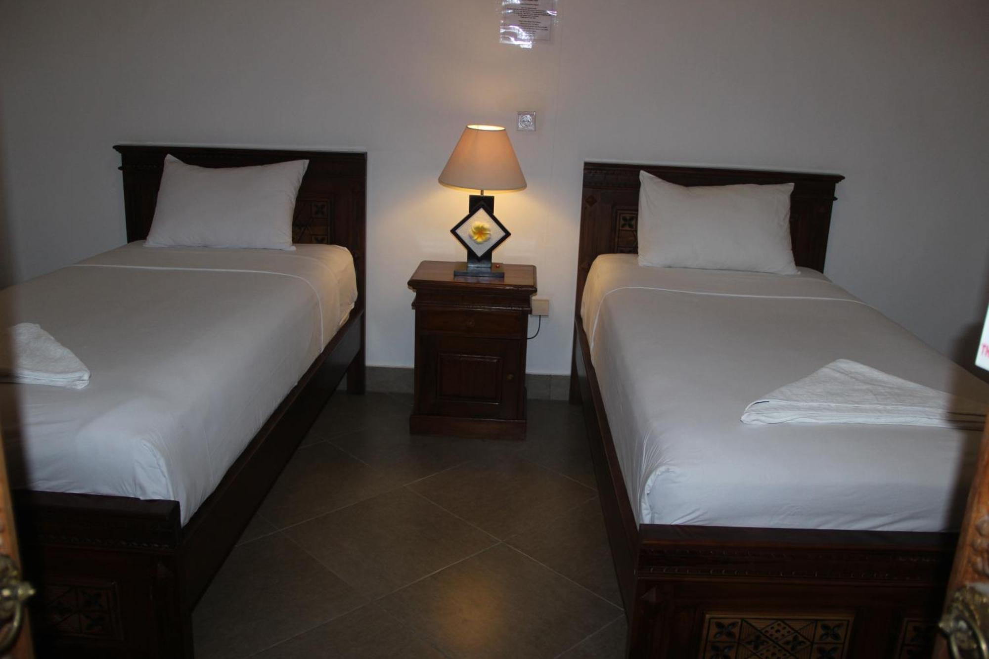 Nitya Home Stay Lembongan Bilik gambar